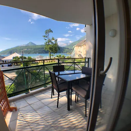 Avec Terrasse Sur Lac, Confort, Dans Avec Et Ponton Privee