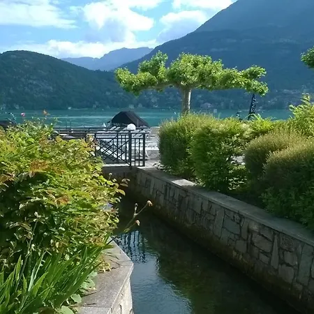 Avec Terrasse Sur Lac, Confort, Dans Avec Et Ponton Privee * Duingt