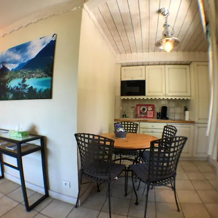 Apartment Avec Terrasse Sur Lac, Confort, Dans Avec Et Ponton Privee Duingt