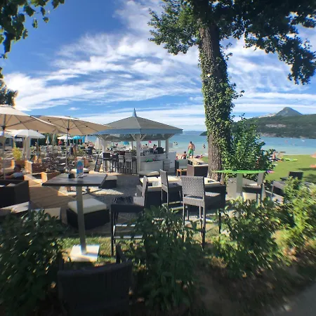 Avec Terrasse Sur Lac, Confort, Dans Résidence Avec Et Ponton Privee *