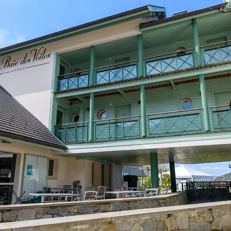 Avec Terrasse Sur Lac, Confort, Dans Résidence Avec Et Ponton Privee Duingt