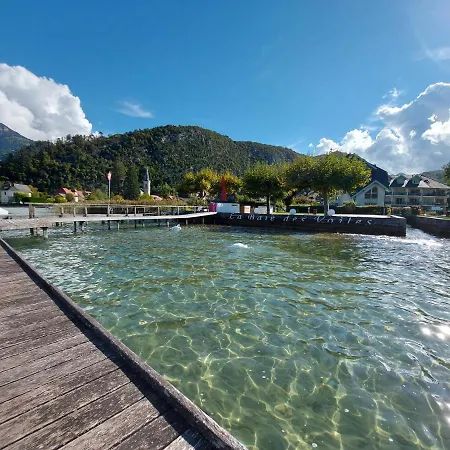 Avec Terrasse Sur Lac, Confort, Dans Avec Et Ponton Privee