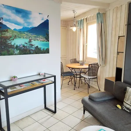 Apartment Avec Terrasse Sur Lac, Confort, Dans Avec Et Ponton Privee Duingt