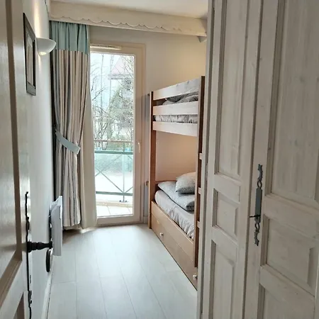 Avec Terrasse Sur Lac, Confort, Dans Résidence Avec Et Ponton Privee * Duingt